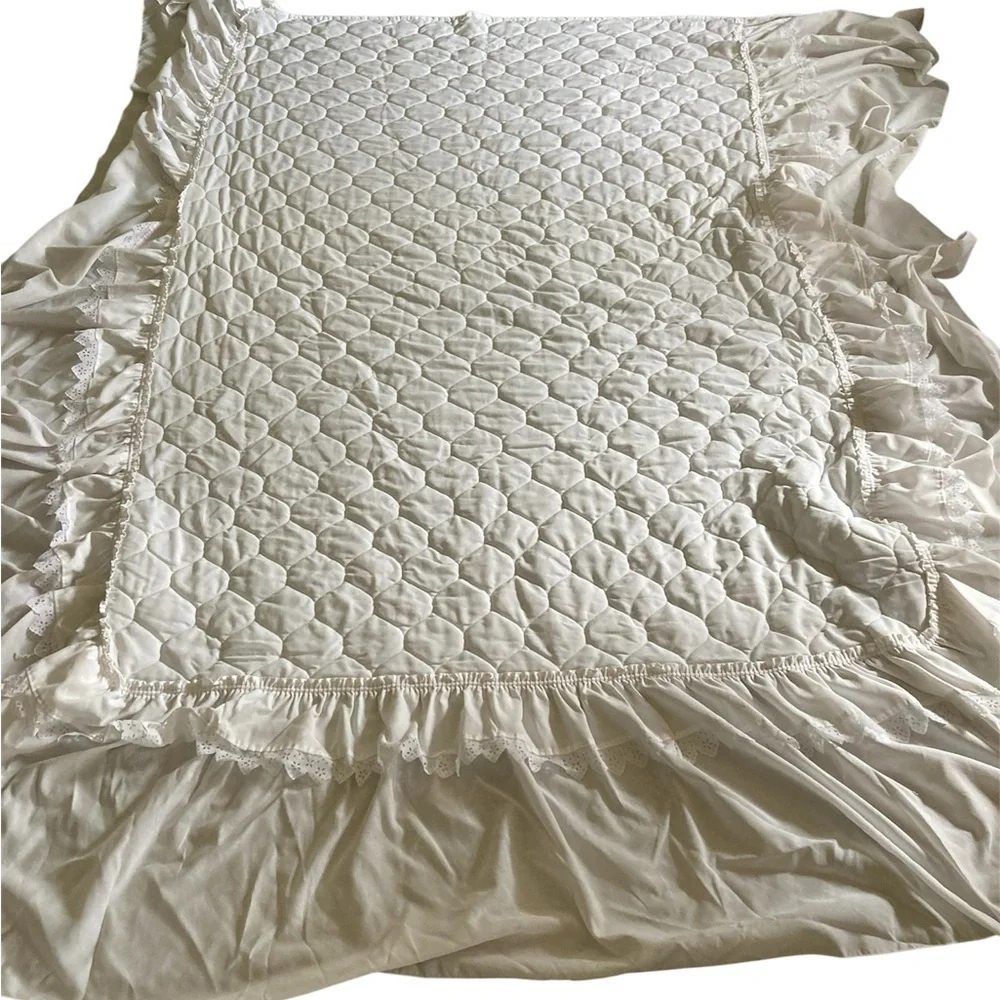 Vintage White Bedding Set Bedspread + 2 Pillow Shams